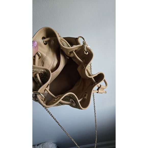 Straw Bucket Bag With Pearl-Embellished Leather Top Handle - Picture 3 of 3